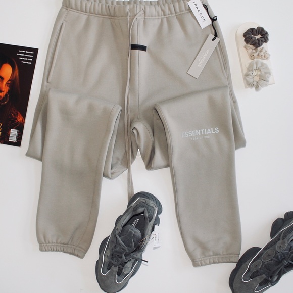 FEAR OF GOD ESSENTIALS Suit ‘Tan’ L/S T-Shirt + Sweatpants - Picture 6 of 8